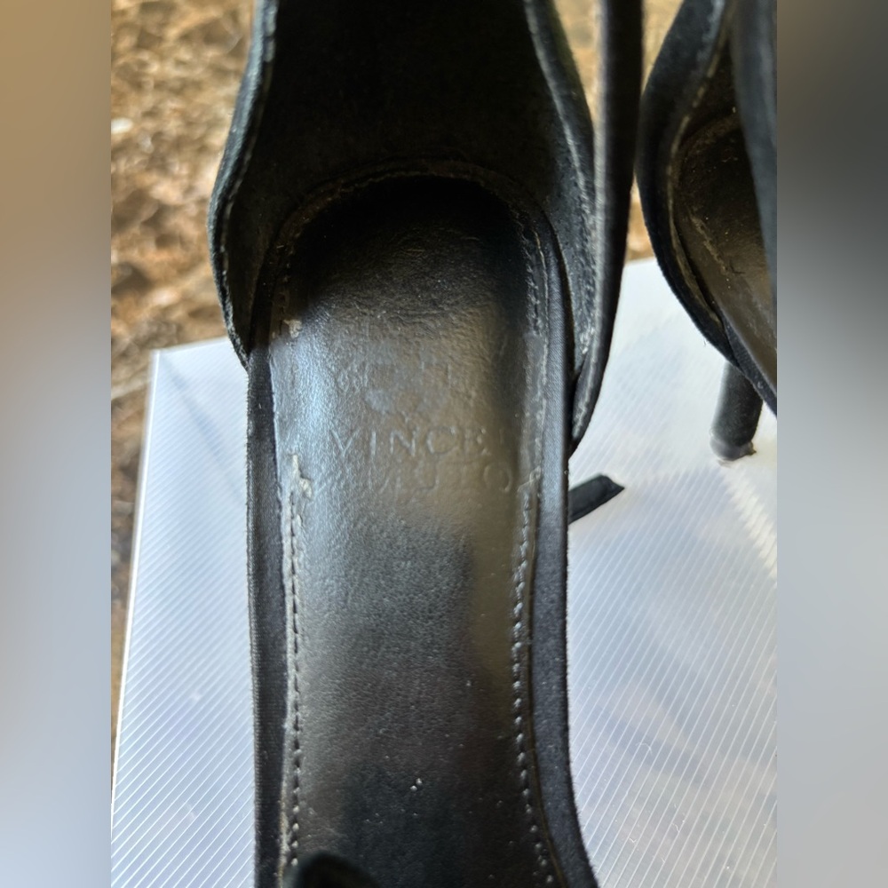 VINCE CAMUTO - Black Women's Heels with Bow - Picture 4 of 6